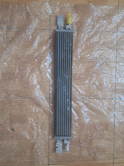 Chłodnica  oleju - BMW 2 / 3 / 4  ( G20 , G28 , G22 , G23, G26 , G42 ) - 2024- VAT23