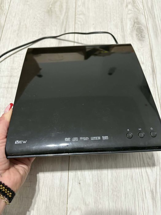 odtwarzacz DVD marki View, model DS-225H
