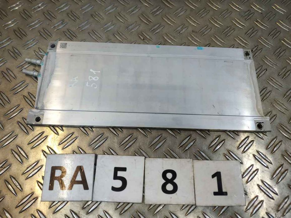 VAG Skoda SuperB Skoda Kodiaq Skoda Octavia Passat Arteon Hybrid радіатор акумулятора RA0581 3Q0915470D