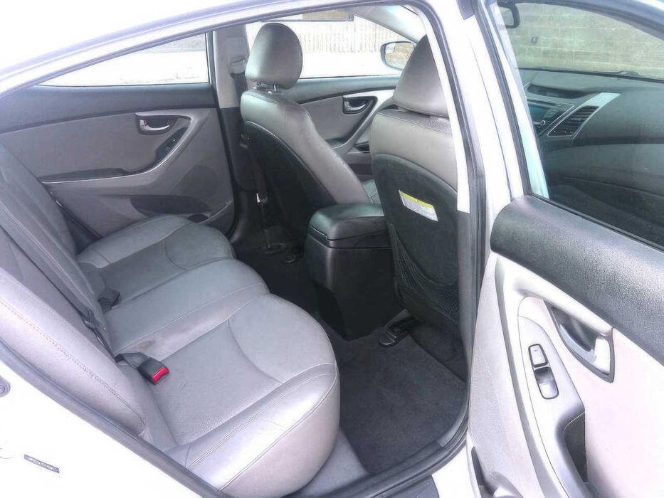 Hyundai Elantra SE      2014