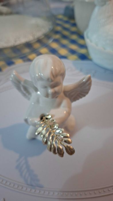Figurka ceramiczna aniołek