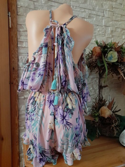 Letni damski kombinezon 40/42 różowy liliowe kwiaty falbany wakacje