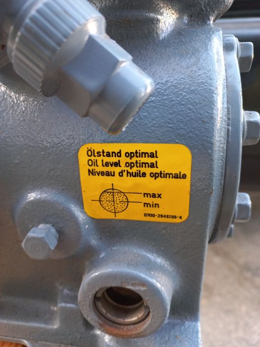 Компрессор холодильника