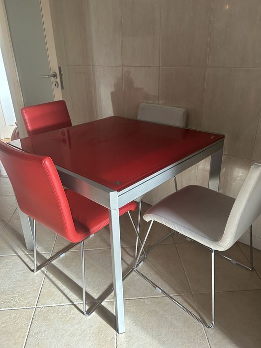 Mesa de Cozinha de vidro extensivel e cadeiras