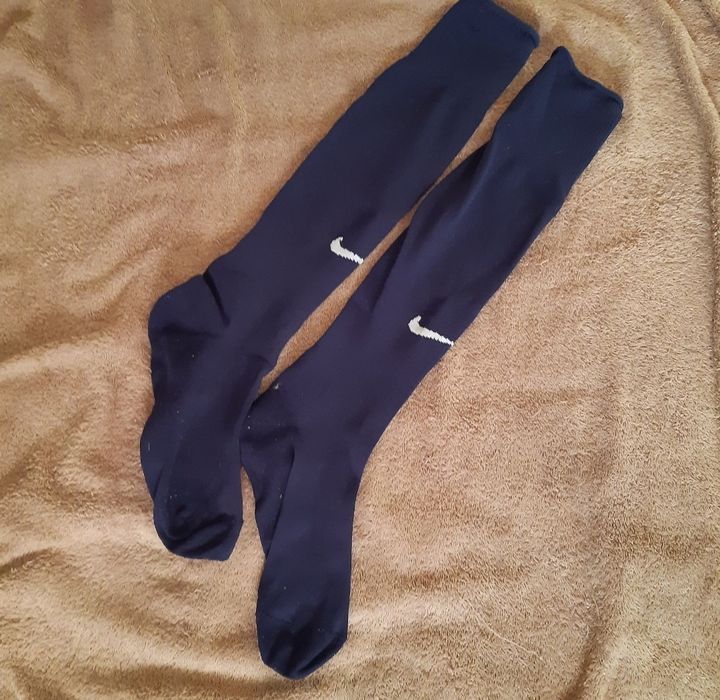 Meias de cano comprido da Nike e de outra Sondico.n: Entre 7/11