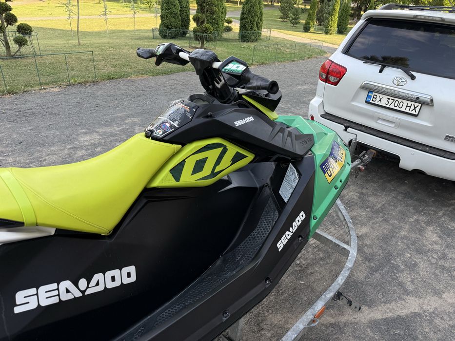 Гідроцикл BRP Spark Trixx. Офіційний