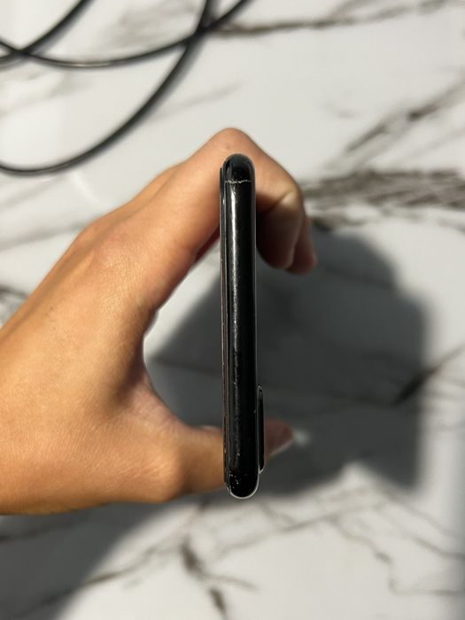 Продам iPhone 7+