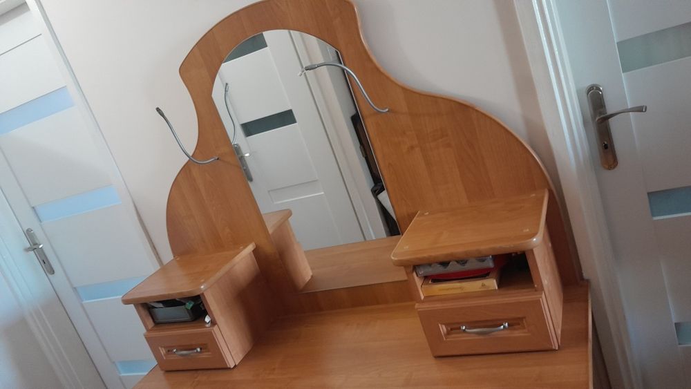 Komodę w bardzo dobrym stanie sprzedam