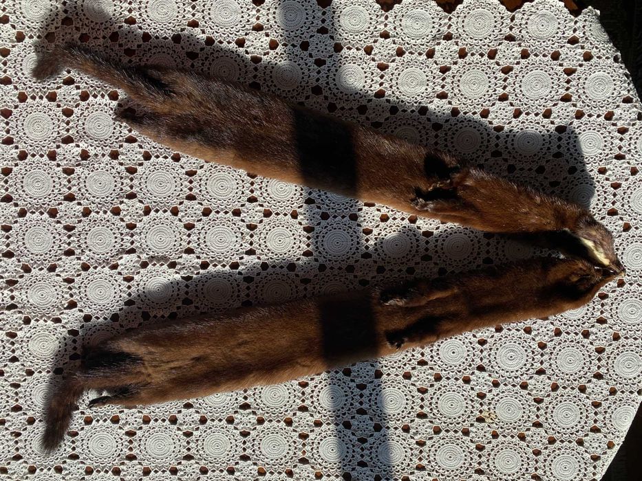 Estola em vison castanho escuro