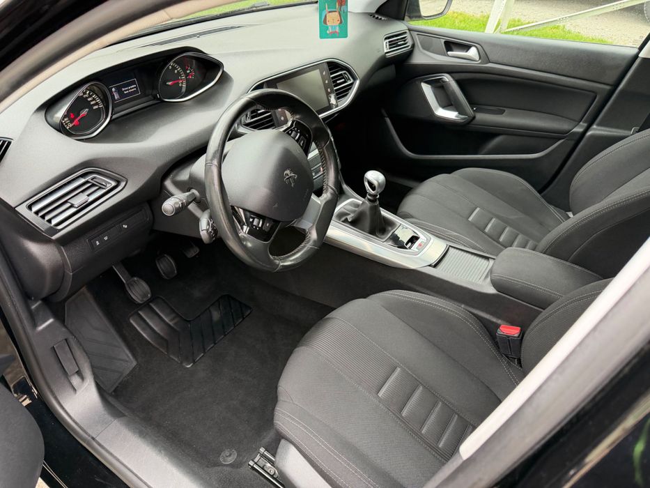 Peugeot 308 1.2i