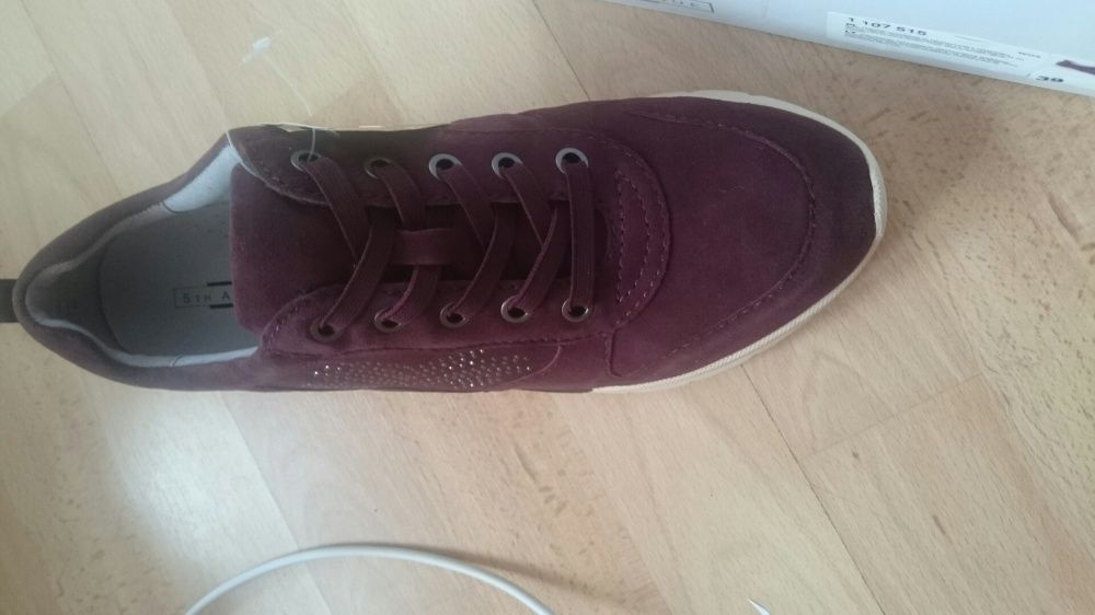 Buty sneakersy 5th Avenue, skóra, r. 39 nowe.
