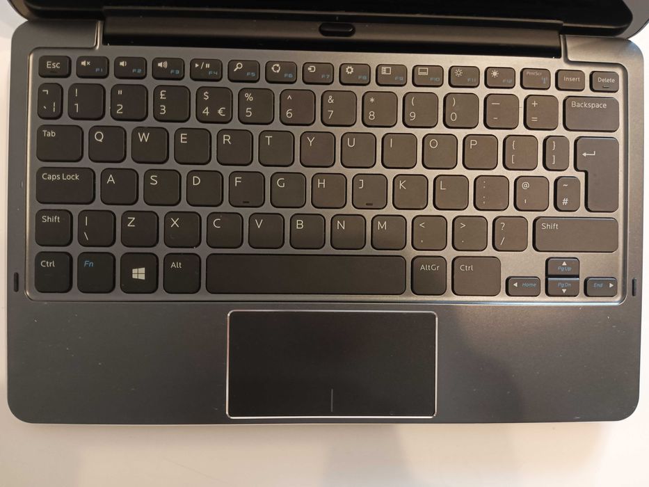 Tablet Dell Venue 11 pro + klawiatura + stacja dokująca + etui