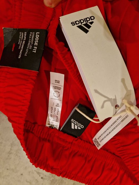 Adidas фирменные штаны за пол цены