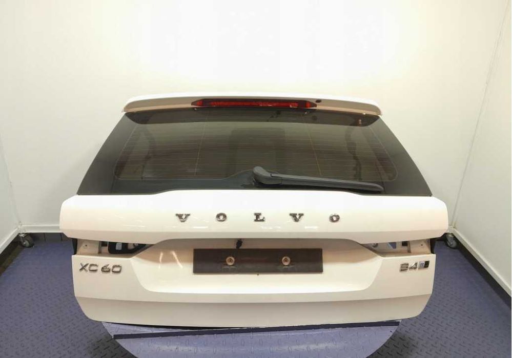 volvo xc60  крышка багажника