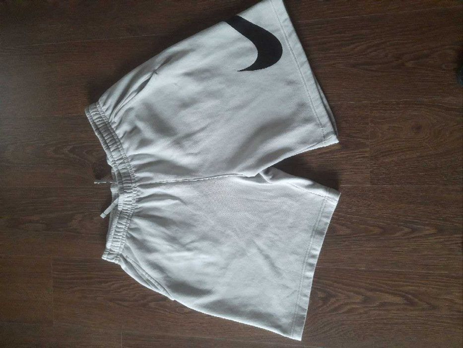 Шорты светло серые  NIKE
