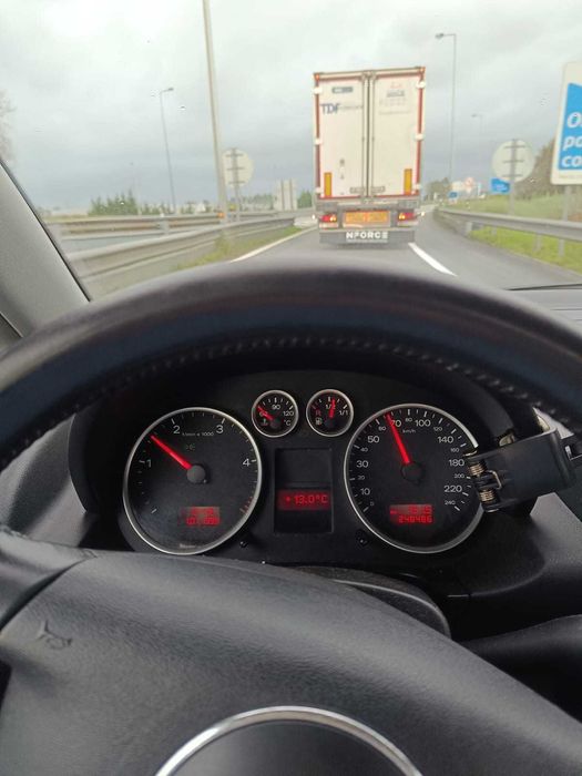 AUDI A2 1.4 TDi - Muito bom estado