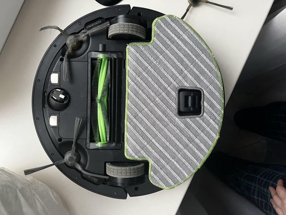 IRobot roomba combo роботплыесос с влажной уборкой
