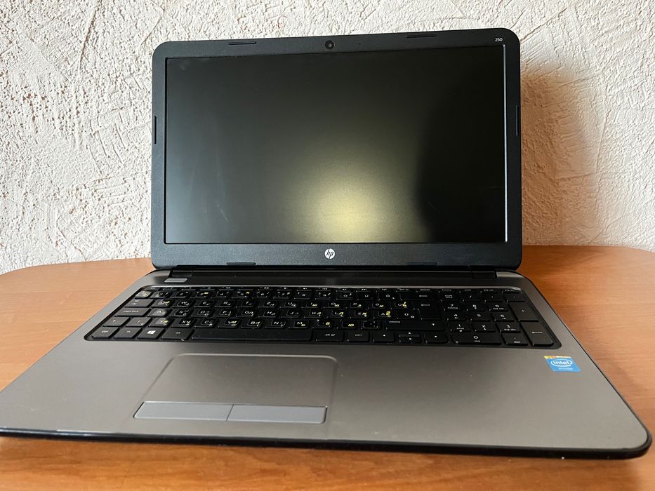 Ноутбук HP 250 G3 Intel Celeron CPU N2840 б/в