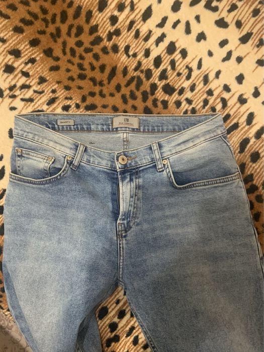 Класичні джинси.