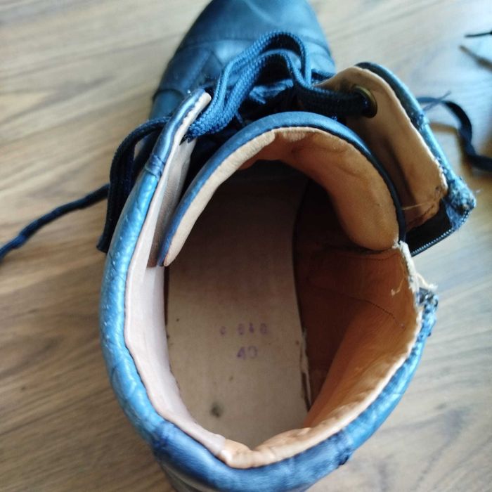 Buty skórzane granatowe Gino Rossi. Rozm. 40