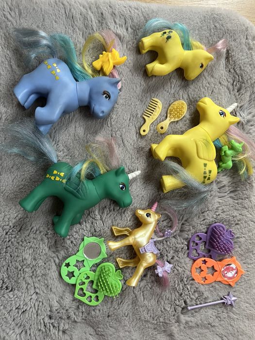 Zestaw kucyków + akcesoria