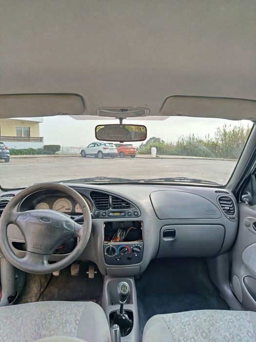 Ford Fiesta 1.2 Zetec 16v Coupé 5lugares em bom estado !!!