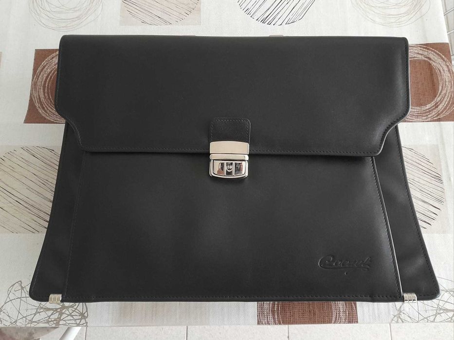 Zaczyk Leather Document Folder – Elegant and Functional64552044167810120