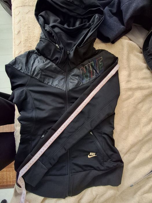 Кофта  чорного кольору Nike