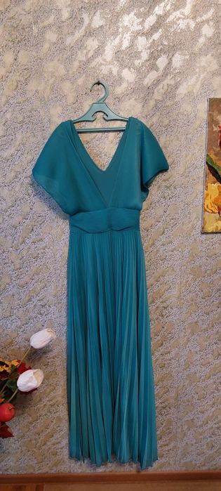 Продам плаьтье вечернее