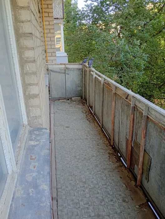 Продажа 4-х комнатной квартиры в центе города.