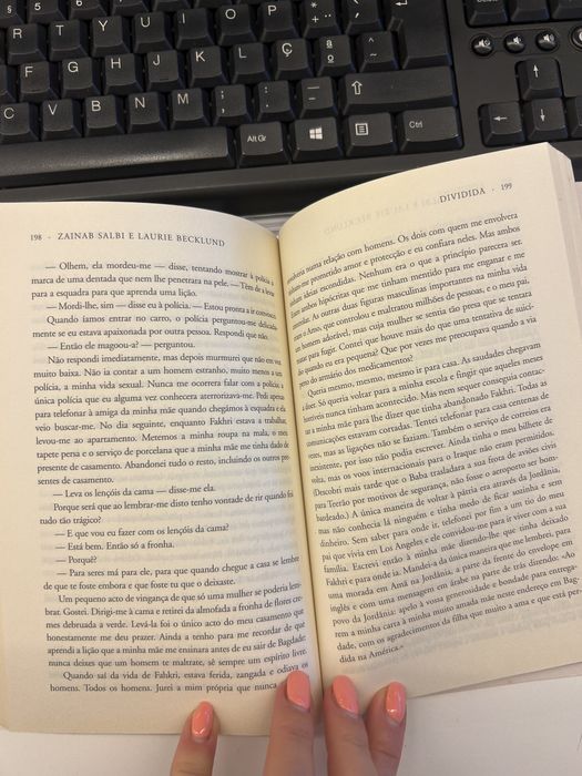 Dividida de Zainab Salbi