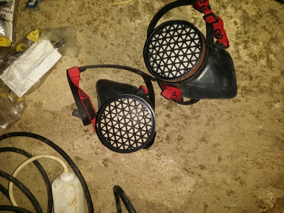 Máscaras, óculos, luvas, protecções para ouvidos etc