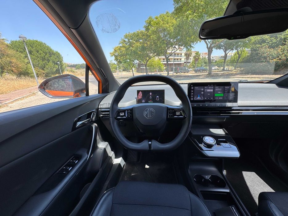 MG MG4 64 kWh Luxury