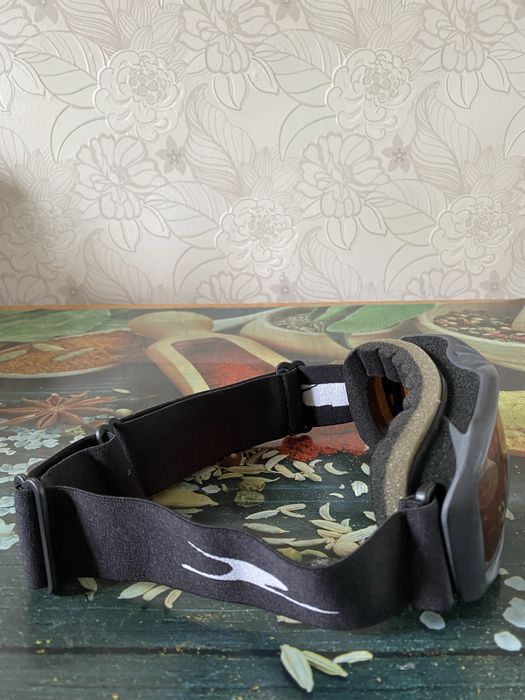 Горнолыжная маска .