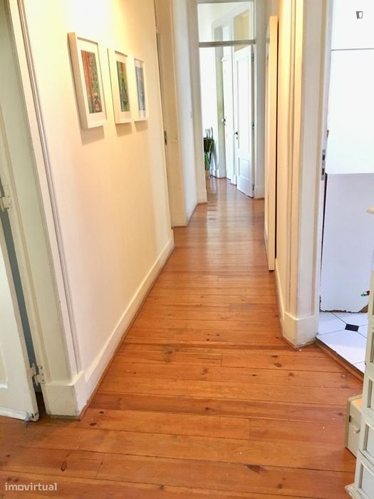 Quarto - localizado em Intendente Lisbon