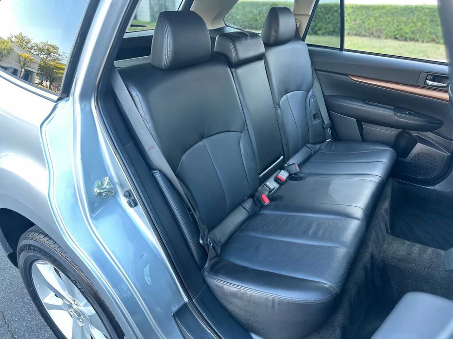 Subaru Outback Limited      2013