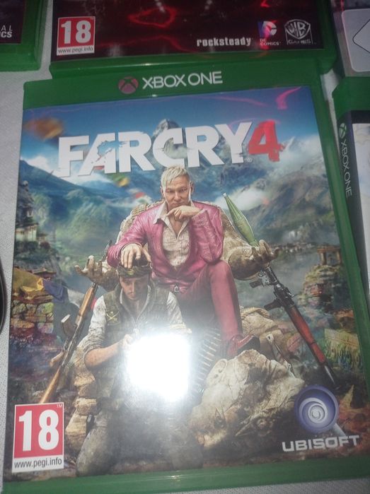 Xbox One with 2 Controllers and Games64170294630529122