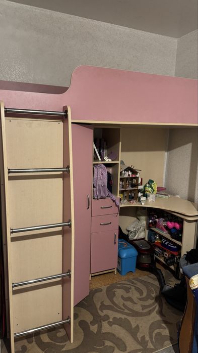 Ліжко з матрасом, стіл, стінка, шафа, ліжко чердак