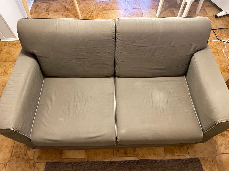Sofá IKEA 2 lugares (castanho claro - bege escuro)