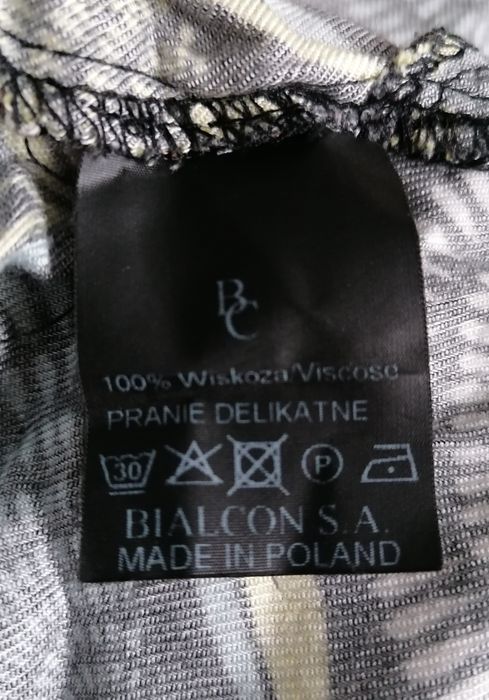 Sukienka z falbaną