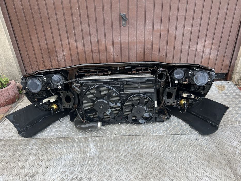 Przód przodek Volkswagen Passat B6 2.0TDI  kod lakieru: LC9X