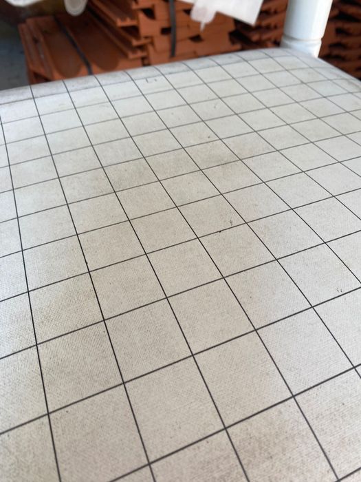 Mesa redonda e 2 cadeiras