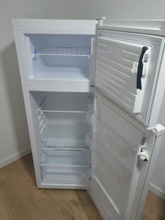 Frigorífico novo com fatura e ainda na garantia