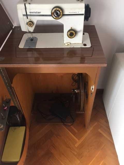 Maquina de Costura Electrica