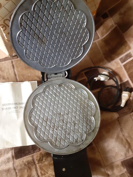 Электрическая вафельница "Закарпаття"