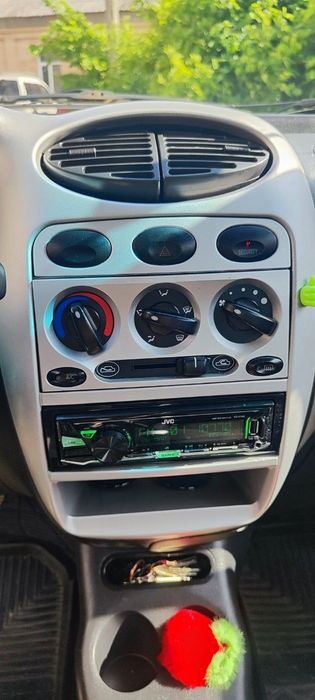 Автомобіль Chery QQ
