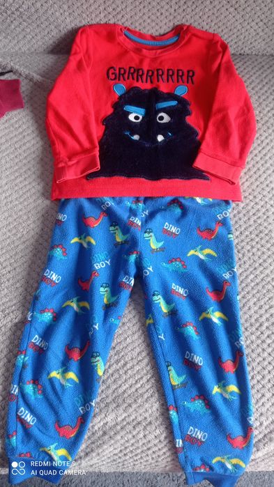 Теплая пижамка на мальчика 3-4 лет