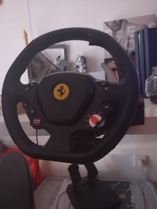 Ps4 pro + comando + volante + pedais