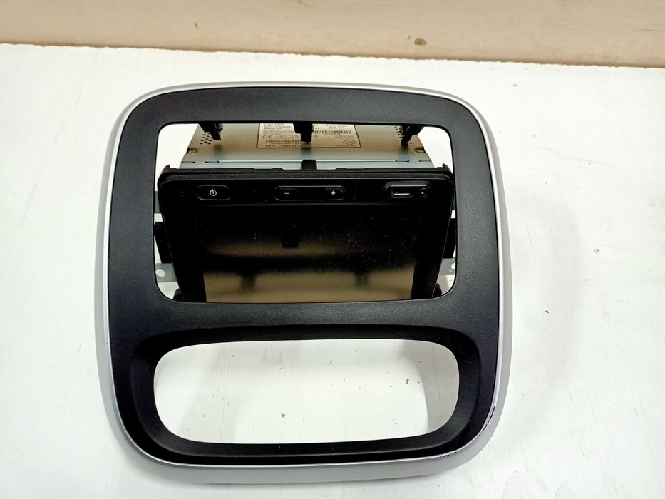 Renault Trafic 3 radio nawigacja wyświetlacz oryginał komplet Vivaro B