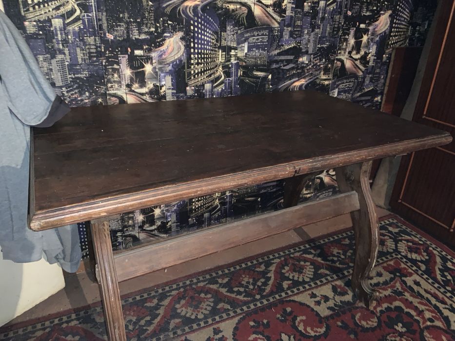 Продаю стол